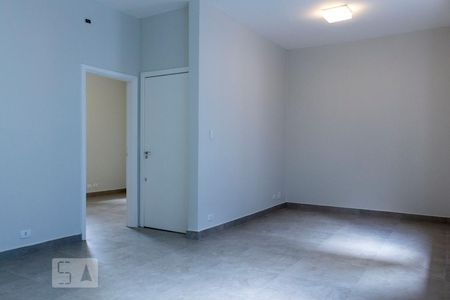 Sala de casa à venda com 3 quartos, 133m² em Vila Mariana, São Paulo