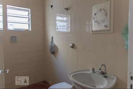 Banheiro de casa para alugar com 1 quarto, 45m² em Santa Terezinha, São Bernardo do Campo