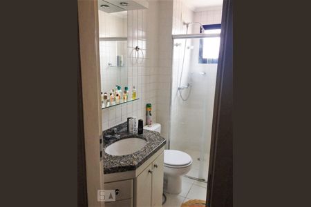 Banheiro de apartamento para alugar com 3 quartos, 105m² em Vila Albertina, São Paulo