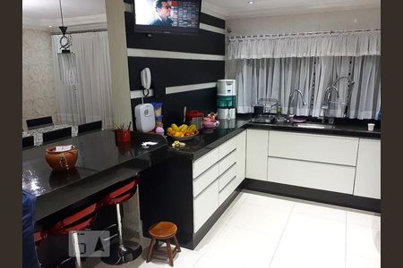 Cozinha de casa à venda com 3 quartos, 280m² em Vila Carrão, São Paulo