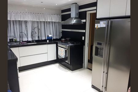 Cozinha de casa à venda com 3 quartos, 280m² em Vila Carrão, São Paulo