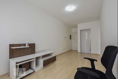Sala  de apartamento à venda com 1 quarto, 45m² em Santo Amaro, São Paulo