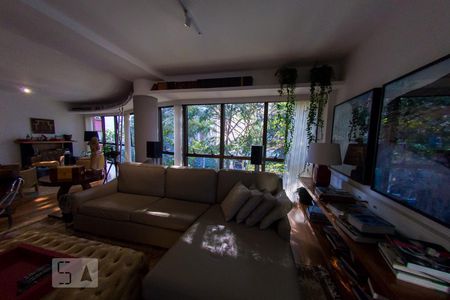 Sala de apartamento à venda com 3 quartos, 204m² em Vila Madalena, São Paulo