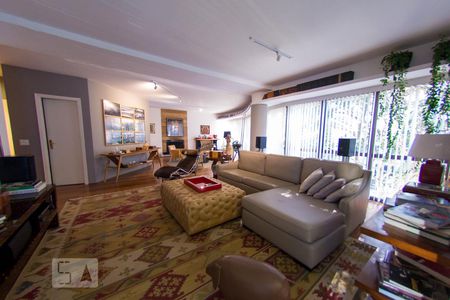 Sala de apartamento à venda com 3 quartos, 204m² em Vila Madalena, São Paulo