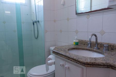 Banheiro social de apartamento para alugar com 3 quartos, 101m² em Vila Dom Pedro I, São Paulo