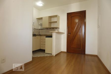 Sala de kitnet/studio para alugar com 1 quarto, 25m² em Consolação, São Paulo