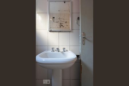 Banheiro de apartamento à venda com 2 quartos, 64m² em Piraporinha, Diadema