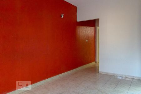 Casa à venda com 80m², 2 quartos e 2 vagasSala