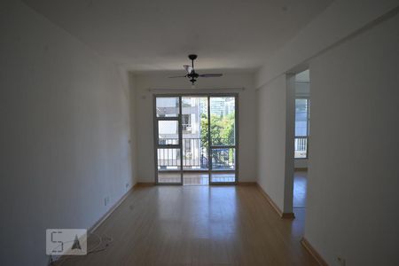 Sala de apartamento para alugar com 2 quartos, 70m² em Botafogo, Rio de Janeiro