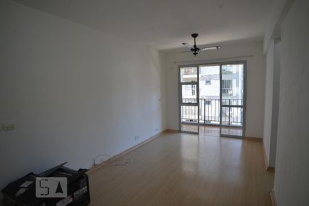 Sala de apartamento para alugar com 2 quartos, 70m² em Botafogo, Rio de Janeiro