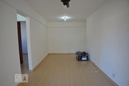 Sala de apartamento para alugar com 2 quartos, 70m² em Botafogo, Rio de Janeiro