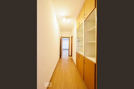 Corredor de casa à venda com 4 quartos, 330m² em Brooklin Paulista, São Paulo