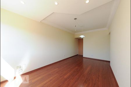 Sala de apartamento para alugar com 2 quartos, 80m² em Centro, Campinas