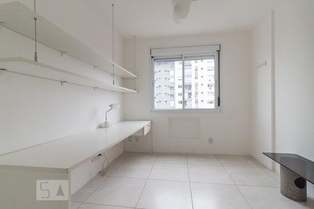 Dormitório de apartamento à venda com 2 quartos, 61m² em Passo da Areia, Porto Alegre