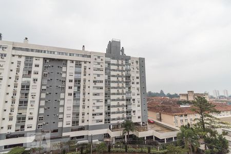 Vista de apartamento à venda com 2 quartos, 61m² em Passo da Areia, Porto Alegre