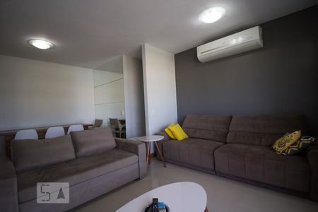 Sala de apartamento para alugar com 2 quartos, 74m² em Recreio dos Bandeirantes, Rio de Janeiro