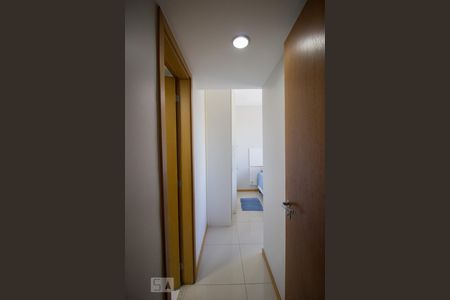 Corredor de apartamento para alugar com 2 quartos, 74m² em Recreio dos Bandeirantes, Rio de Janeiro