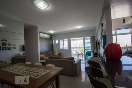 Sala de apartamento para alugar com 2 quartos, 74m² em Recreio dos Bandeirantes, Rio de Janeiro