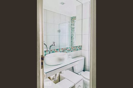 Banheiro 2 de apartamento à venda com 2 quartos, 68m² em Jardim Iracema, Barueri