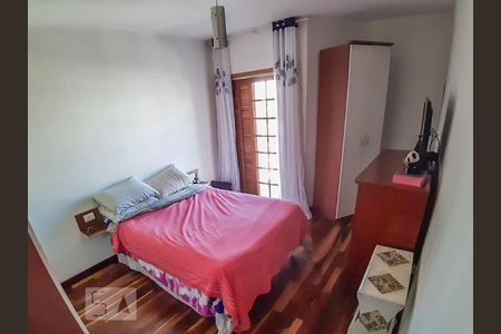 Suíte  de casa à venda com 3 quartos, 140m² em Jardim Adelaide, São Paulo
