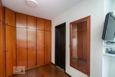 Suíte 1 de casa para alugar com 3 quartos, 213m² em Vila Rui Barbosa, São Paulo