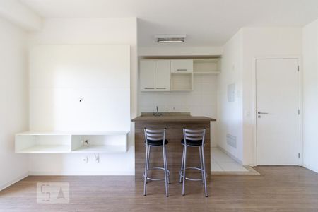 Sala de apartamento para alugar com 1 quarto, 55m² em Empresarial 18 do Forte, Barueri