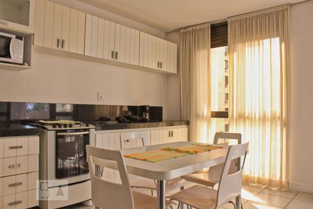 Cozinha de apartamento para alugar com 2 quartos, 100m² em Barra da Tijuca, Rio de Janeiro