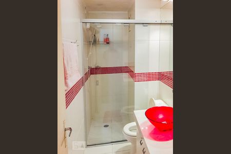 banheiro de apartamento à venda com 1 quarto, 49m² em Teresópolis, Porto Alegre