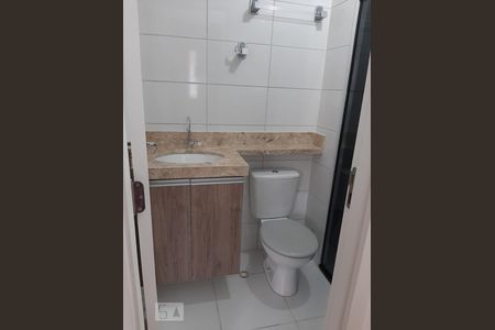 Banheiro 2 de apartamento para alugar com 2 quartos, 42m² em Bom Retiro, São Paulo