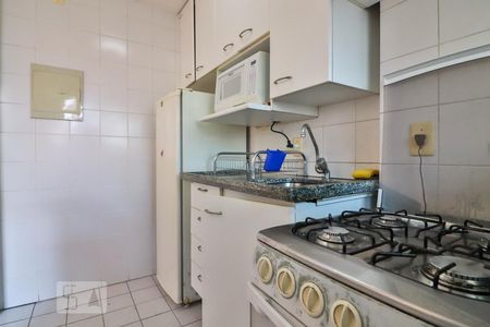 Cozinha de apartamento à venda com 1 quarto, 45m² em Pinheiros, São Paulo