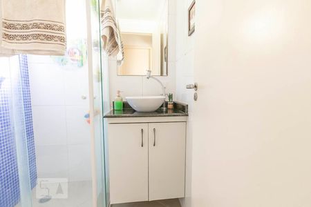 Banheiro de apartamento à venda com 2 quartos, 48m² em Vila Bela Vista (zona Norte), São Paulo