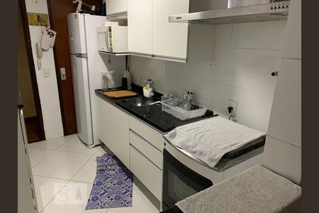 Cozinha de apartamento para alugar com 2 quartos, 70m² em Maracanã, Rio de Janeiro