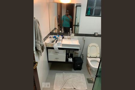 Banheiro de apartamento para alugar com 2 quartos, 70m² em Maracanã, Rio de Janeiro