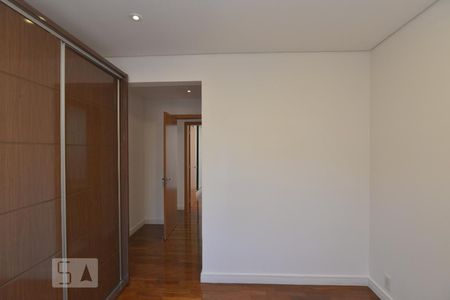 Suíte de apartamento à venda com 4 quartos, 91m² em Vila Ipojuca, São Paulo