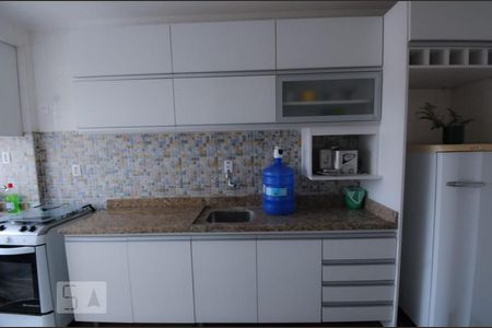 Cozinha de apartamento para alugar com 1 quarto, 50m² em Vila Ipiranga, Porto Alegre