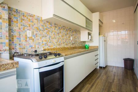 Cozinha de apartamento para alugar com 1 quarto, 50m² em Vila Ipiranga, Porto Alegre