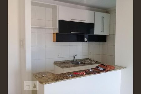 Cozinha de apartamento para alugar com 2 quartos, 40m² em Jardim Cotinha, São Paulo