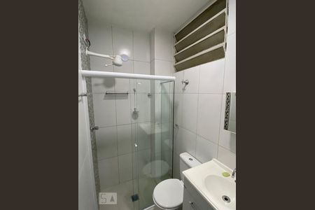 Banheiro de kitnet/studio para alugar com 1 quarto, 30m² em Bela Vista, São Paulo