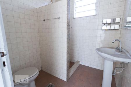 Banheiro de casa de condomínio para alugar com 2 quartos, 75m² em Todos Os Santos, Rio de Janeiro