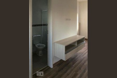 Banheiro de kitnet/studio para alugar com 1 quarto, 27m² em Jardim da Glória, São Paulo