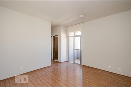 Sala de apartamento à venda com 3 quartos, 75m² em Estoril, Belo Horizonte