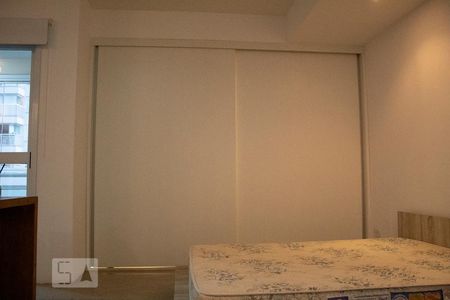 Suíte - Armário de apartamento para alugar com 1 quarto, 58m² em Vila Olímpia, São Paulo