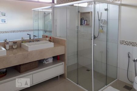 Banheiro da Suíte 1 de casa de condomínio à venda com 4 quartos, 536m² em Alphaville, Santana de Parnaíba