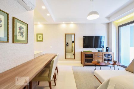 Sala de kitnet/studio para alugar com 1 quarto, 42m² em Brooklin Paulista, São Paulo