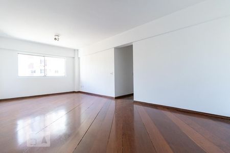 Sala de apartamento à venda com 2 quartos, 82m² em Vila Madalena, São Paulo