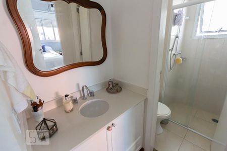 Banheiro de apartamento à venda com 1 quarto, 48m² em Sumarezinho, São Paulo