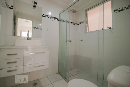 Banheiro de apartamento à venda com 2 quartos, 68m² em Taquaral, Campinas