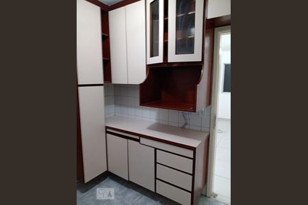 Cozinha de apartamento para alugar com 1 quarto, 46m² em Vila Fachini, São Paulo