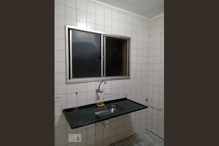 Cozinha de apartamento para alugar com 1 quarto, 46m² em Vila Fachini, São Paulo