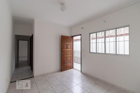 Sala de casa para alugar com 2 quartos, 76m² em Vila Nova Savoia, São Paulo
